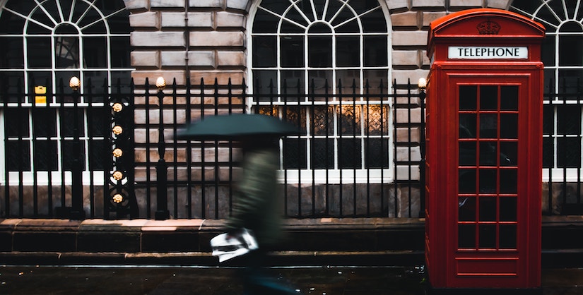 Changing sounds of English, Red telephone box on London Street
